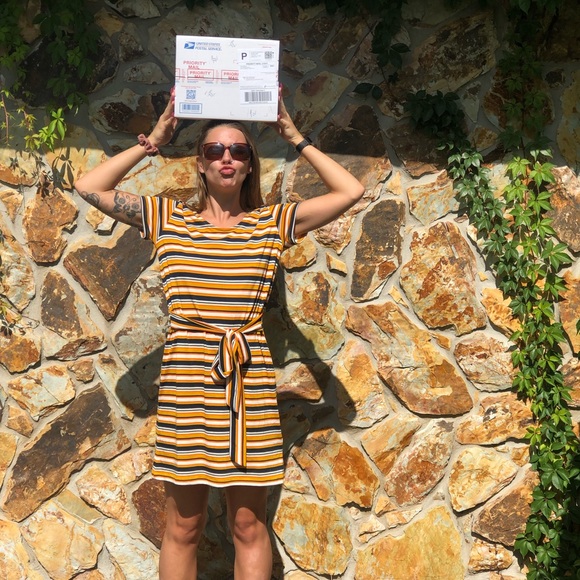 🌻Meet The Seller🌻 - Picture 7 of 7